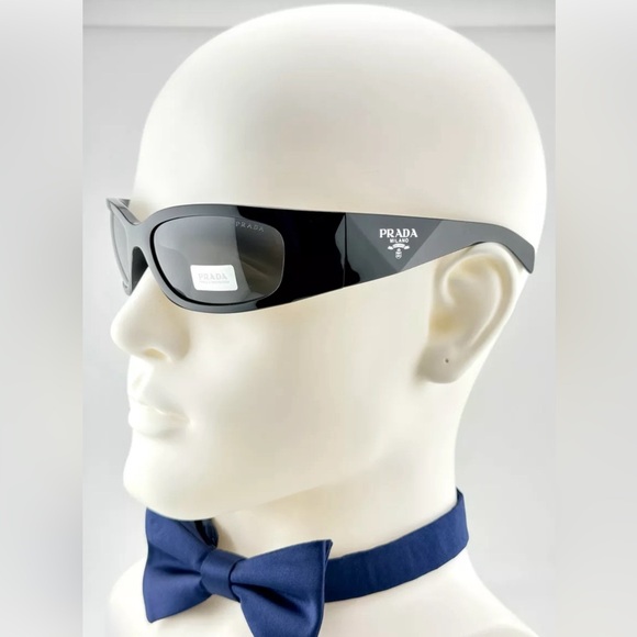 Prada Symbole Sunglasses SPRA14 Polished Black Frame and Gray Lenses UNISEX! New - Picture 1 of 16